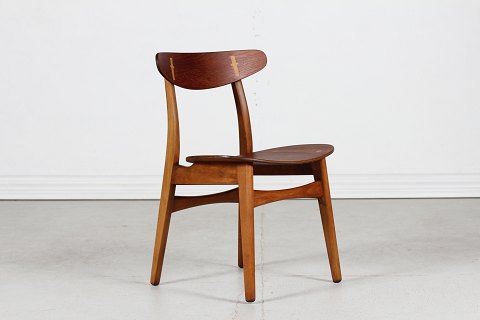 Hans J. Wegner
Sjælden stol model CH 30 
bøgetræ med teak sæde
