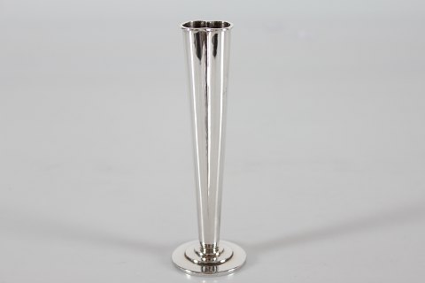 Hugo Grün
Orchid vase of sterling silver