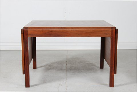 Børge Mogensen
Coffee table 5362
of walnut